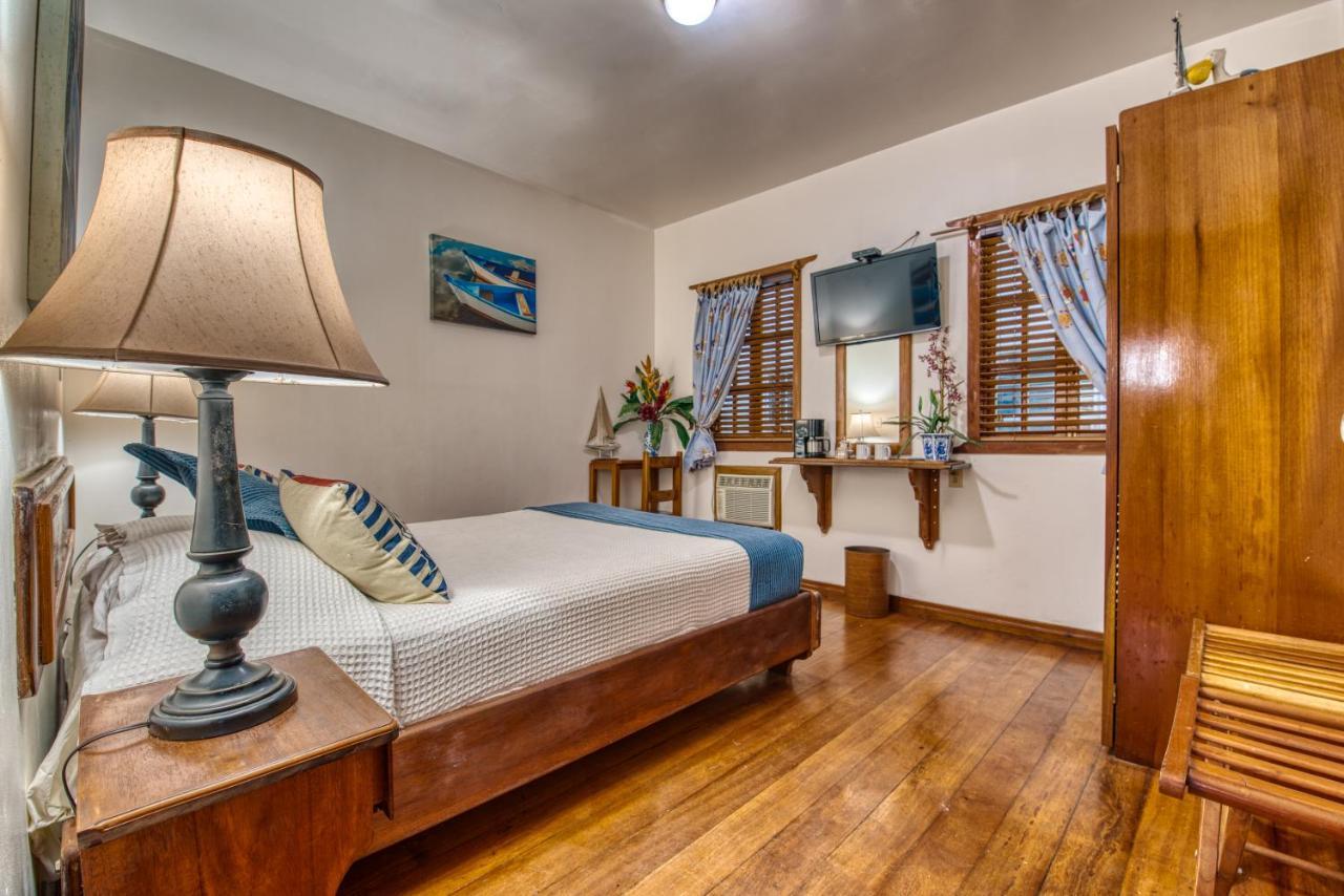 Hotel Hotel Bocas Del Toro 4*